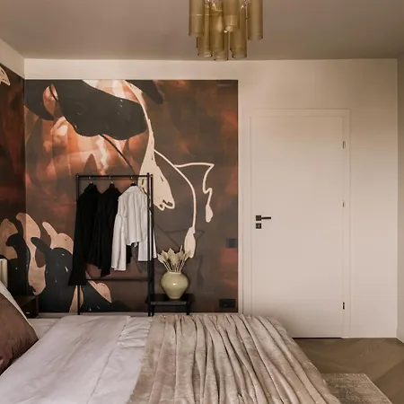 Апартаменти Velvet Noir Old Town